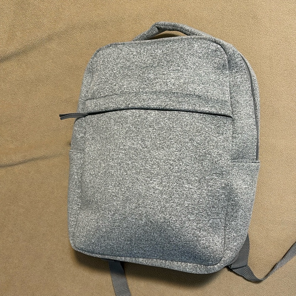 DSW backpack heather gray - brand new. Unisex.
